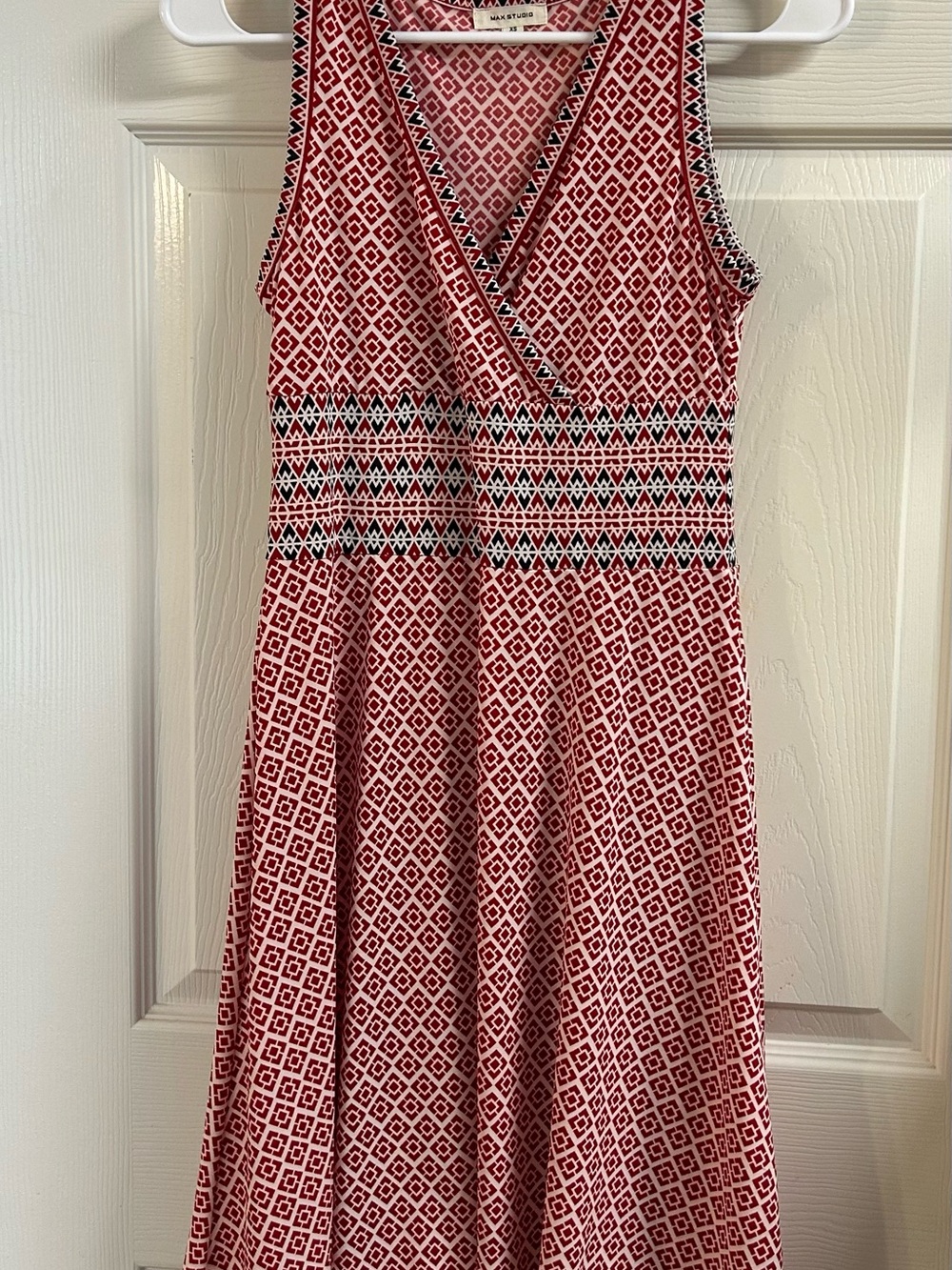 Max Studio Red and White Sleeveless Printed Dress